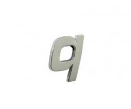 Znak písmeno malé "q" samolepící 3D PLASTIC chromovaný