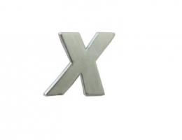 Znak písmeno malé "x" samolepící 3D PLASTIC chromovaný